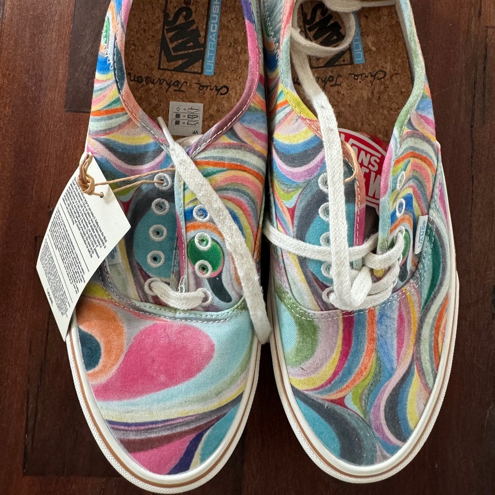 New - Vans Chris Johnson LE Size 11/44.5